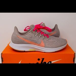 Nike - Wmns Zoom Pegasus 36 Running ‘Peach / Tan’